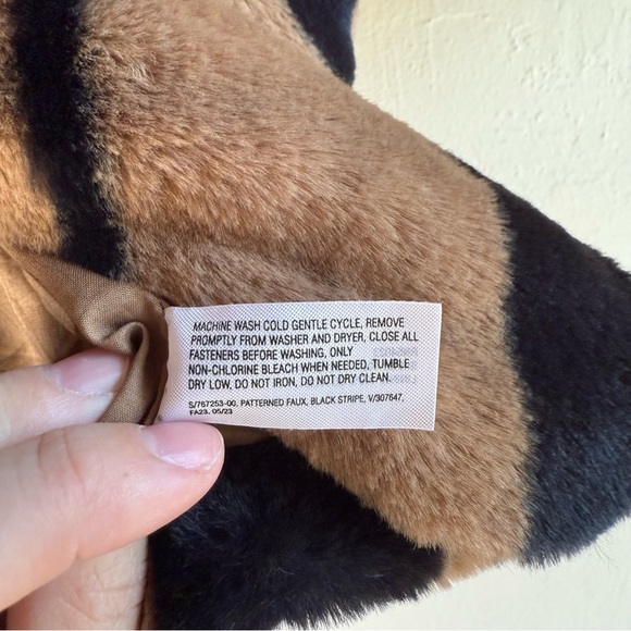 Banana Republic Kids Chevron Pea Coat Faux Fur Black and Tan Size 4 - Picture 5 of 6